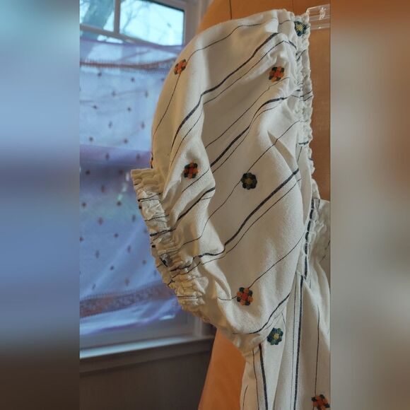 CLEARANCE SALE O’Neill Embroidered Flower Peasant Dress Size S - Picture 3 of 12